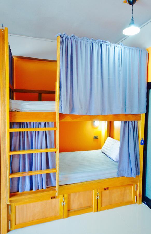 Nomad Hostel Краби Экстерьер фото
