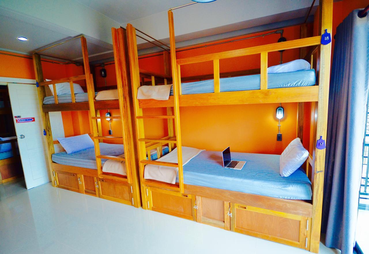 Nomad Hostel Краби Экстерьер фото