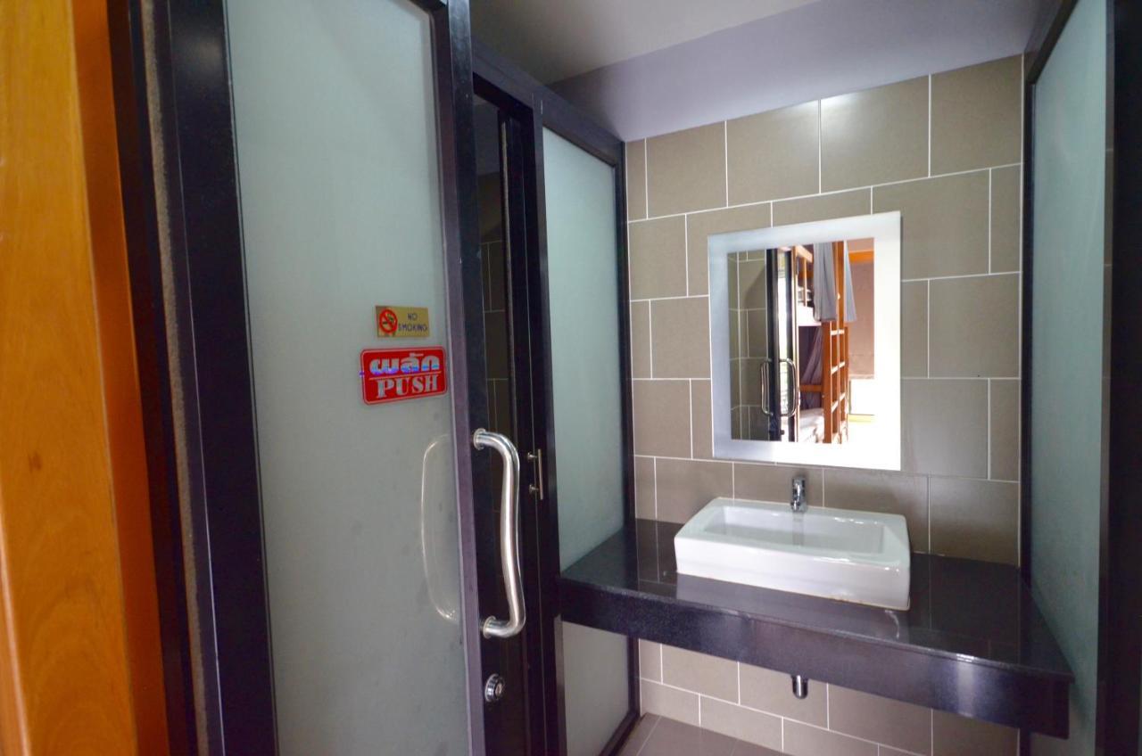 Nomad Hostel Краби Экстерьер фото