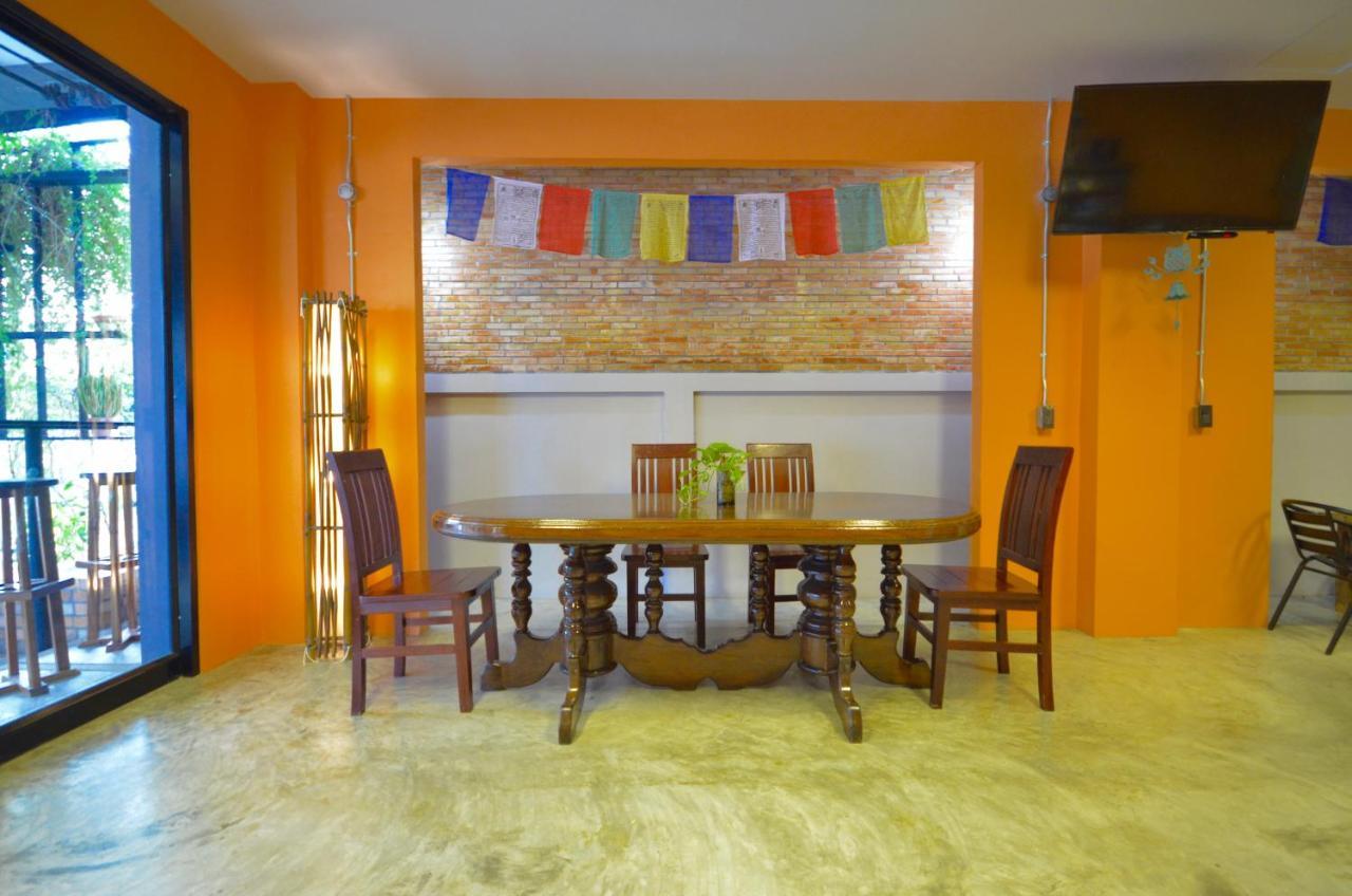 Nomad Hostel Краби Экстерьер фото