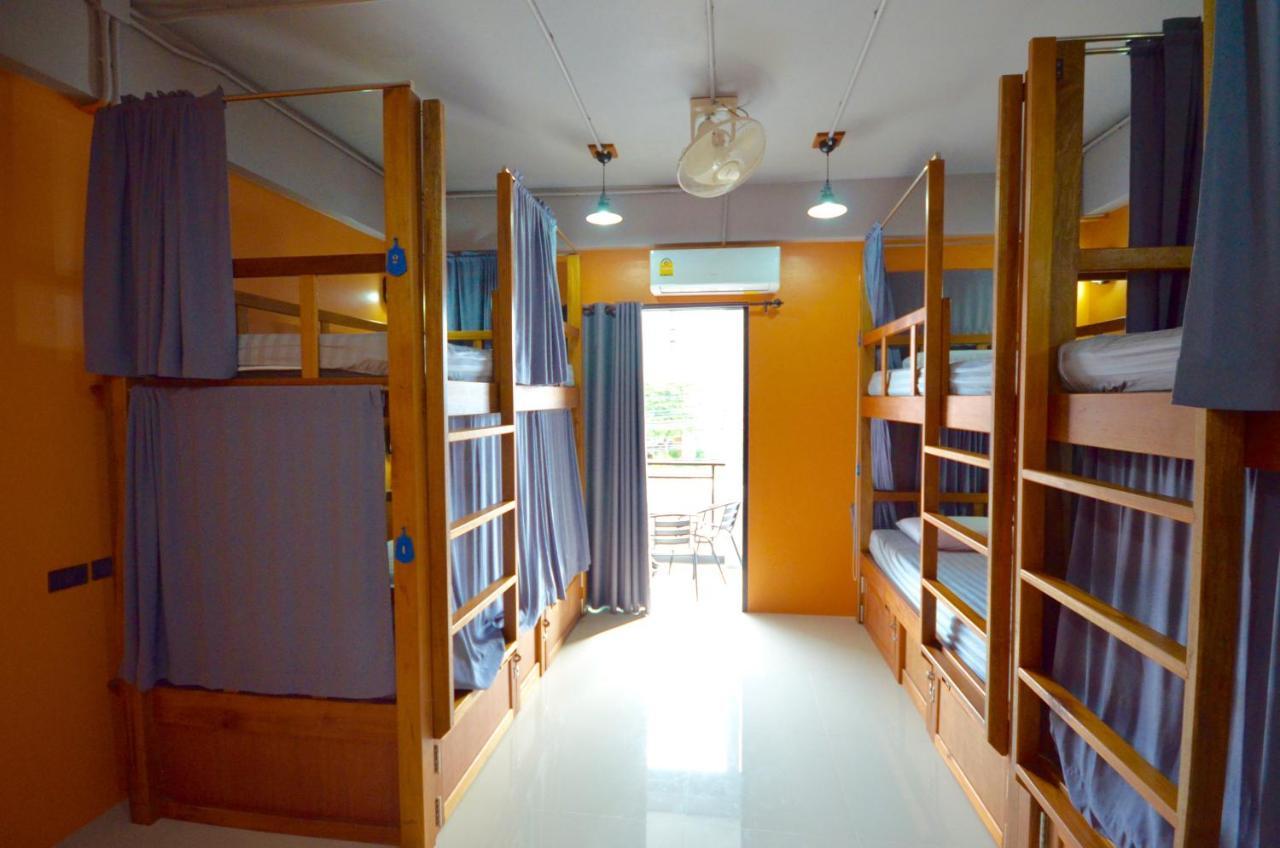 Nomad Hostel Краби Экстерьер фото